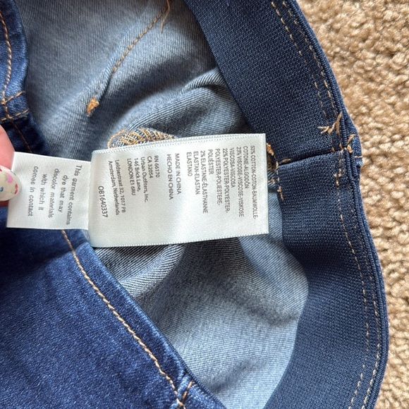 We The Free Curvy Last Dance Low Rise Flare Crop Jeans Dark Wash Pull On - Picture 8 of 10